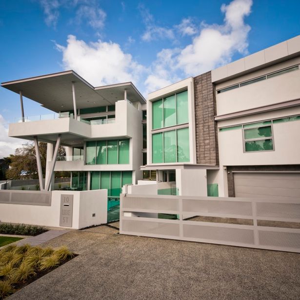 Premier One gallery image